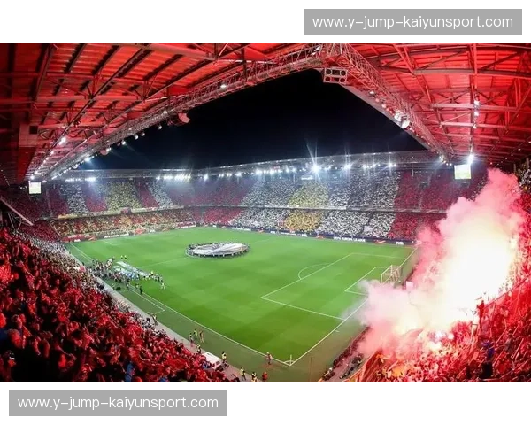 绿茵场上的阶层博弈：当“三狮军团”的豪门荣耀撞上哥斯达黎加的“纯净生活”